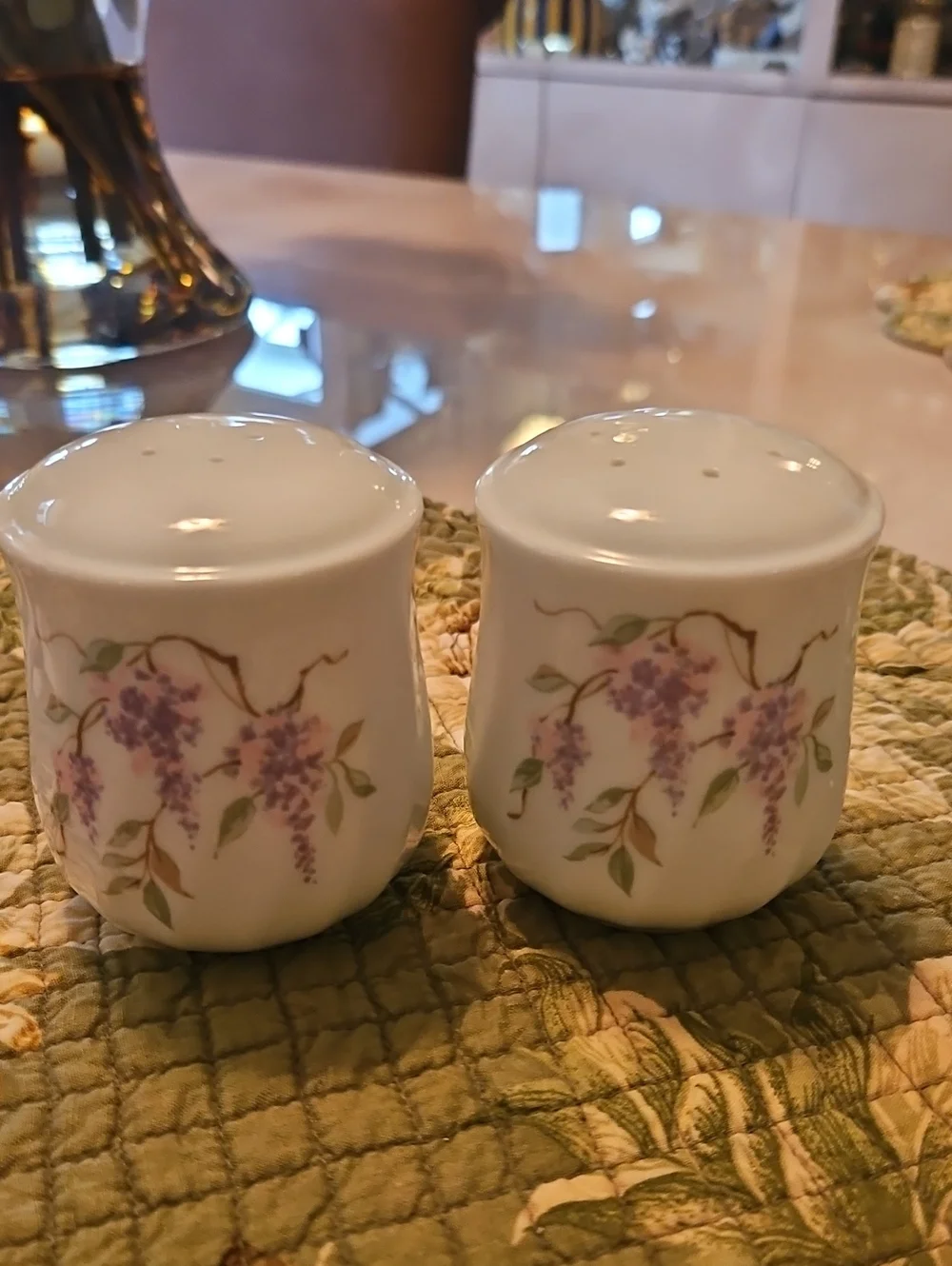 Set Of SALT & Pepper Shakers White Purple Green In Excellant Condition Ceramic